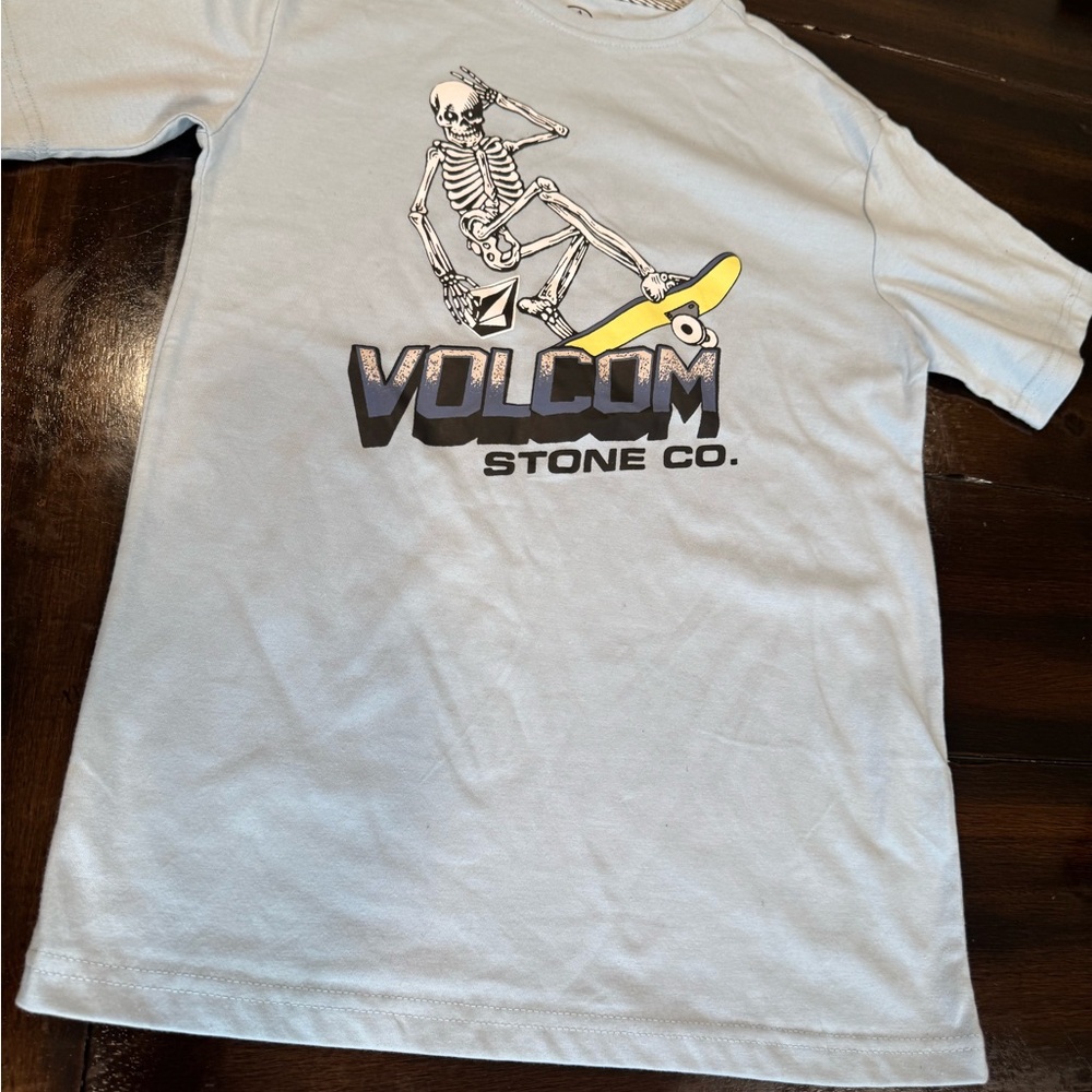 New volcom Graphic T-Shirt